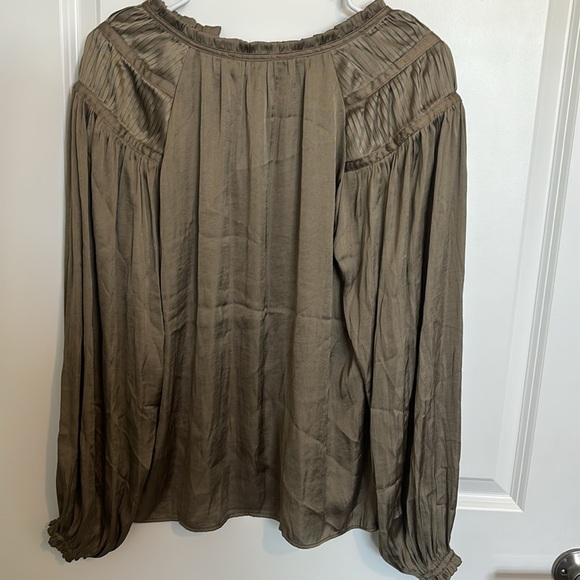 Green Philosophy Top - Picture 2 of 6